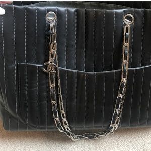 Chanel tote Authentic